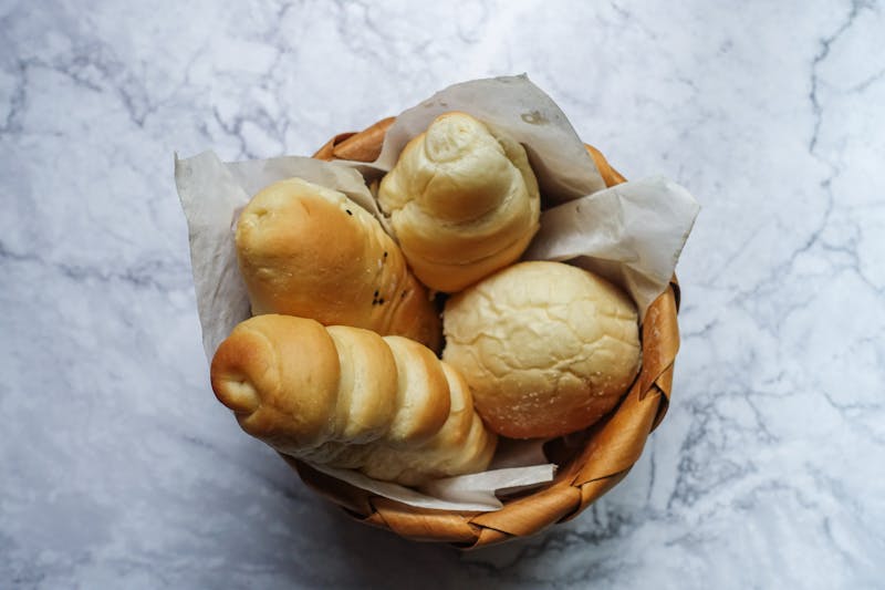 fresh baked garlic knots side dish