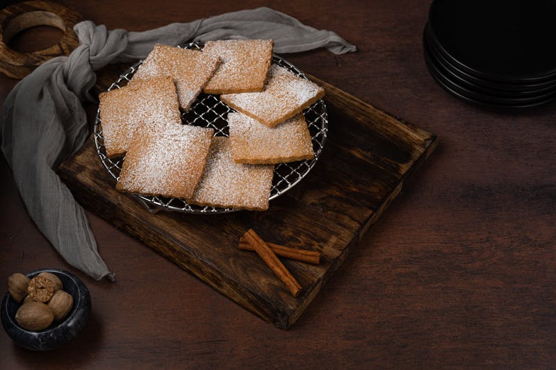 cinnamon sugar pizza bites with cream cheese dip